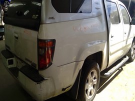2006 HONDA RIDGELINE, WHITE, RTS MODEL, 3.5L, AT,  4WD.   A26316